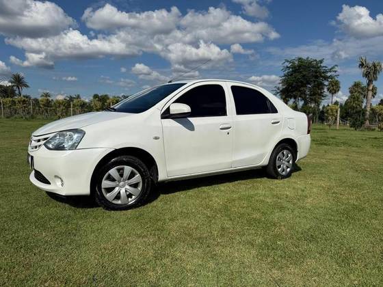 TOYOTA ETIOS 1.5 X SEDAN 16V FLEX 4P MANUAL TOYOTA ETIOS 1.5 X SEDAN 16V FLEX 4P MANUAL